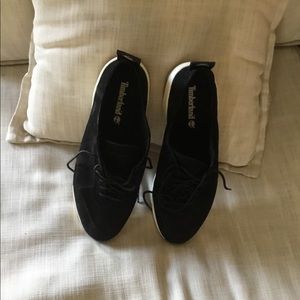 Sneakers/shoes, no BOX or CLOTH